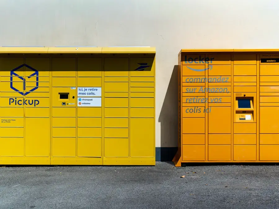 Lockers pour le retrait et le dépôt de colis au Coccimarket de Beg Meil