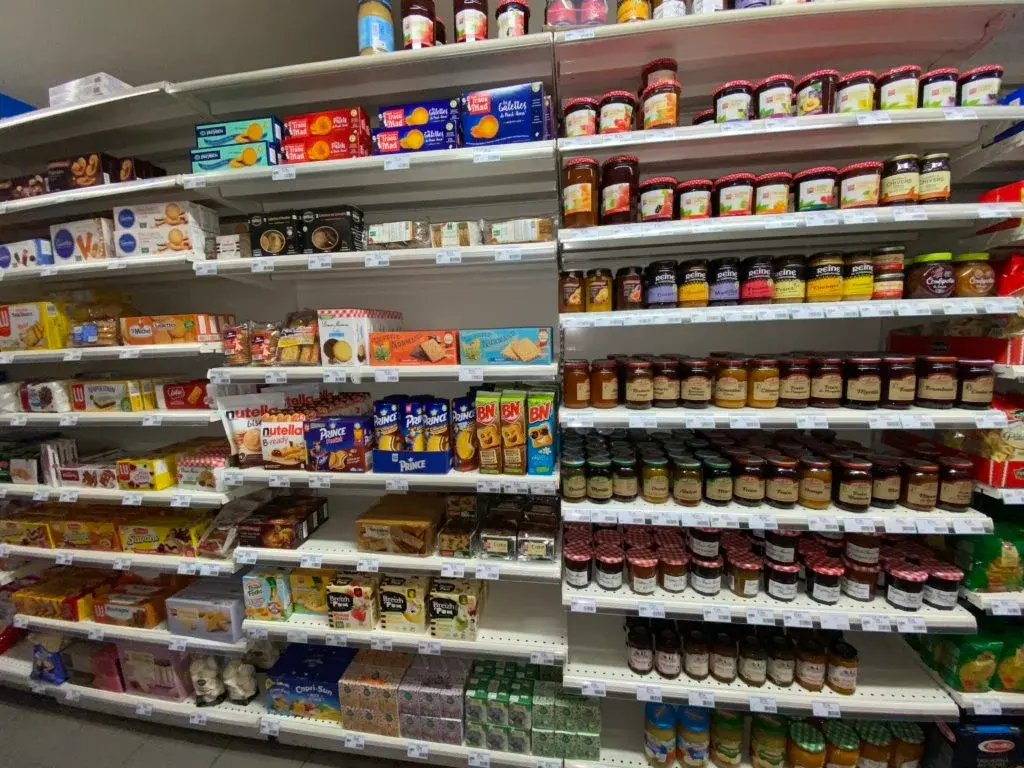 Marques bretonnes et produits d'épicerie au Coccimarket Beg Meil
